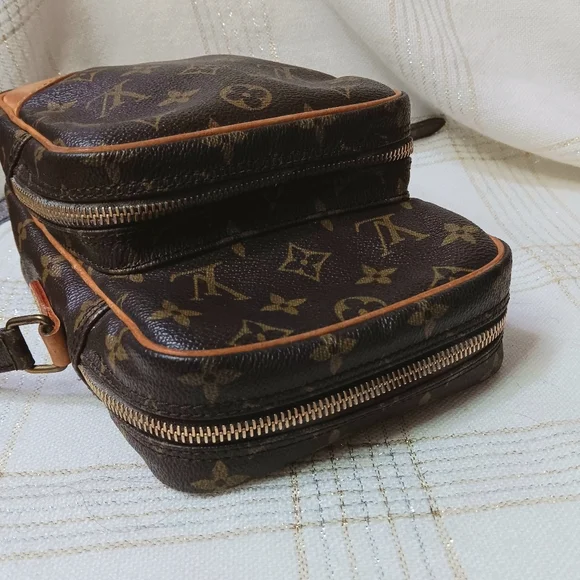 Louis Vuitton EUC ✨ Amazon Vintage 1991 Monogram Crossbody Bag - Picture 9 of 16